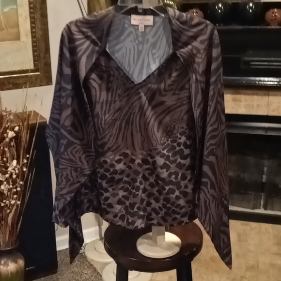 NWOT CHICO'S Black Label brown/black animal print caped blouse Size XS - Picture 3 of 10